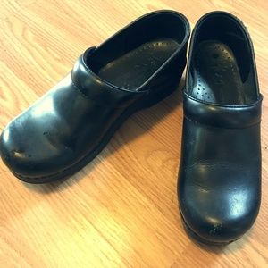 Dansko Narrow Black Leather Clogs